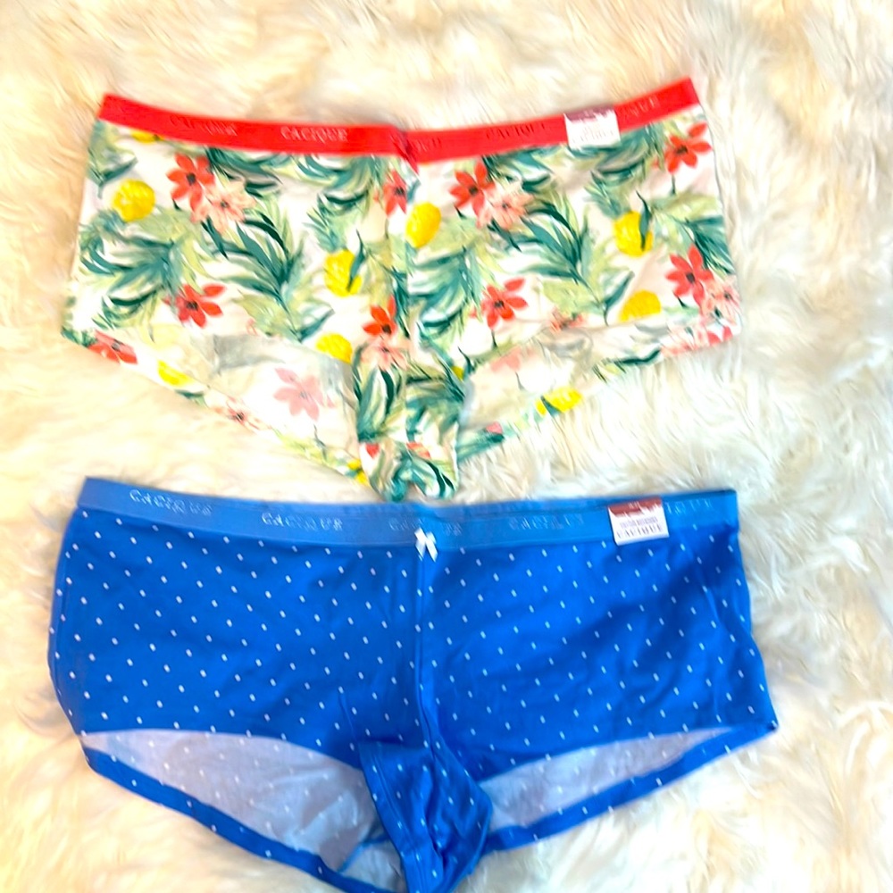 2 pair print Cacique boyshort panties.